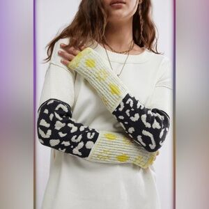 NWT Free People We The Free Tiger Style Cuff Sweater